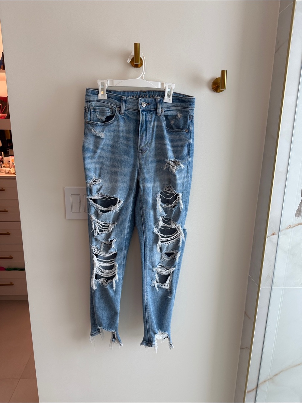 American Eagle Outfitters Light Blue Distressed Boyfriend Jeans